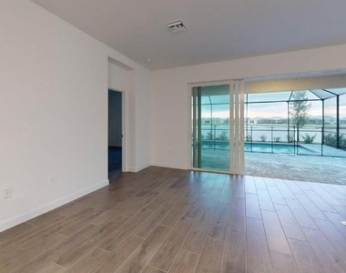 7761 Lakes Edge Lane - Photo Thumbnail 21
