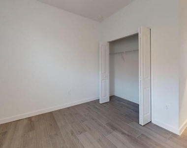 7761 Lakes Edge Lane - Photo Thumbnail 7