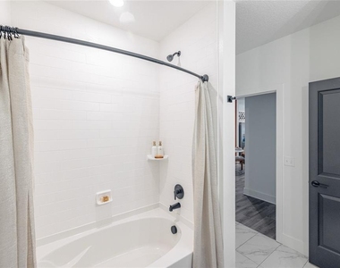 1420 Lakefront Drive - Photo Thumbnail 18