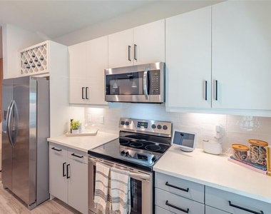 1420 Lakefront Drive - Photo Thumbnail 3