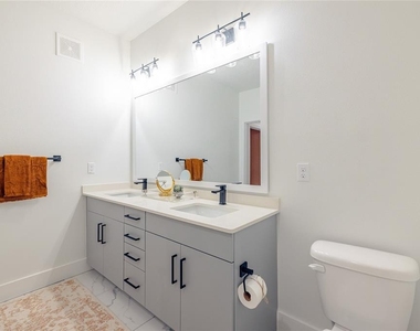 1420 Lakefront Drive - Photo Thumbnail 16