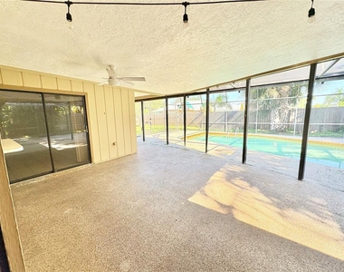 7704 24th Avenue W - Photo Thumbnail 23
