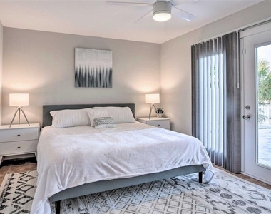 4107 Coconut Terrace - Photo Thumbnail 16