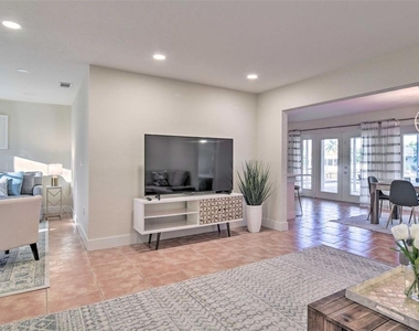 4107 Coconut Terrace - Photo Thumbnail 3