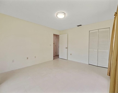 8006 Oak Drive - Photo Thumbnail 25
