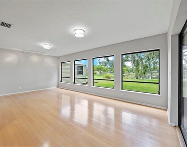 8006 Oak Drive - Photo Thumbnail 2