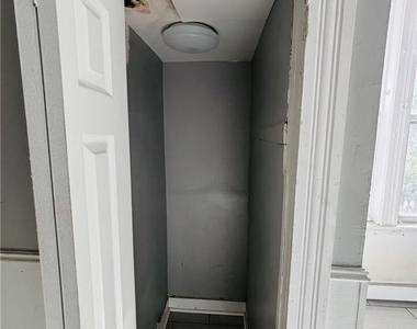 1154 Washington - Photo Thumbnail 8