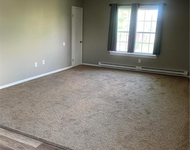 828 N Sherman Street - Photo Thumbnail 9