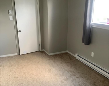 828 N Sherman Street - Photo Thumbnail 16