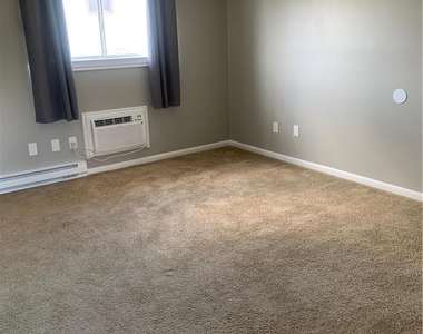 828 N Sherman Street - Photo Thumbnail 14