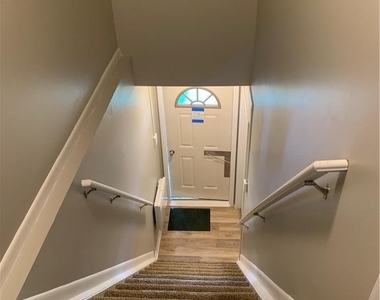 828 N Sherman Street - Photo Thumbnail 3