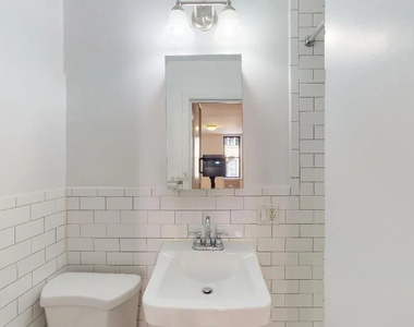 330 East 74th Street - Photo Thumbnail 2