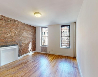330 East 74th Street - Photo Thumbnail 1