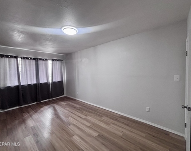10317 Thor Street - Photo Thumbnail 7