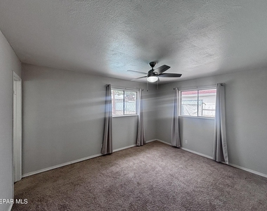 10317 Thor Street - Photo Thumbnail 9