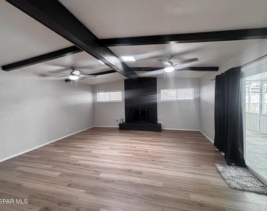 10317 Thor Street - Photo Thumbnail 6