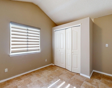 7580 Plaza Taurina Drive - Photo Thumbnail 12