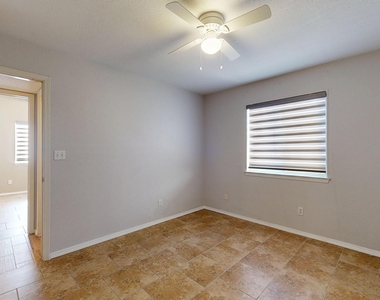 7580 Plaza Taurina Drive - Photo Thumbnail 20