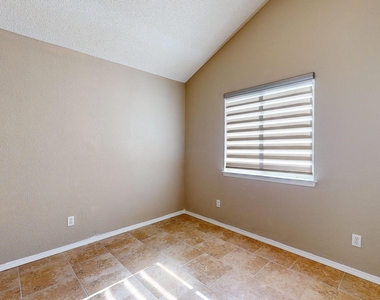 7580 Plaza Taurina Drive - Photo Thumbnail 16