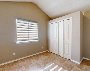 7580 Plaza Taurina Drive - Photo Thumbnail 13