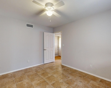7580 Plaza Taurina Drive - Photo Thumbnail 21