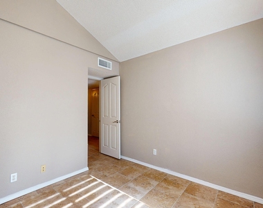 7580 Plaza Taurina Drive - Photo Thumbnail 15