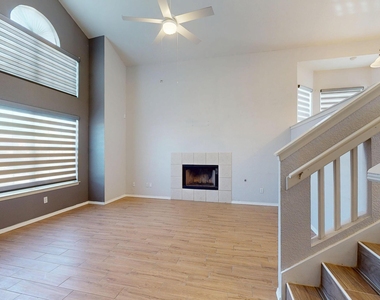 7580 Plaza Taurina Drive - Photo Thumbnail 5