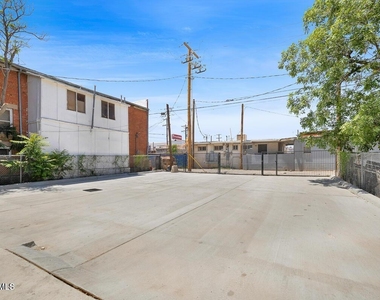 1107 Myrtle Avenue - Photo Thumbnail 12