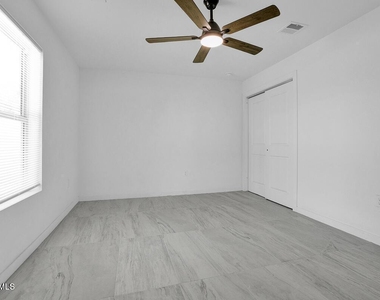 1107 Myrtle Avenue - Photo Thumbnail 7