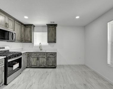 1107 Myrtle Avenue - Photo Thumbnail 3