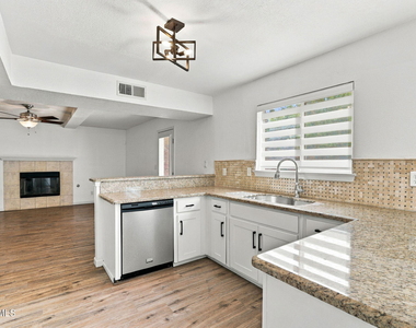 6728 Dakota Ridge Drive - Photo Thumbnail 12