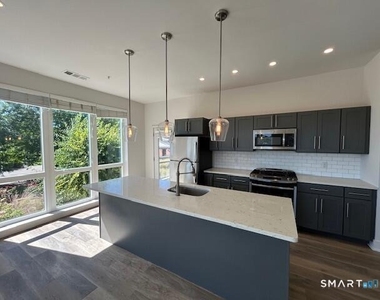 112a Southfield Avenue - Photo Thumbnail 16