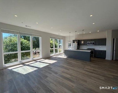 112a Southfield Avenue - Photo Thumbnail 15