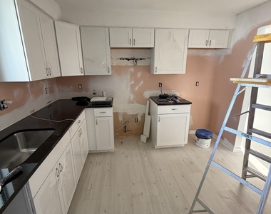 140 Thompson Street - Photo Thumbnail 2