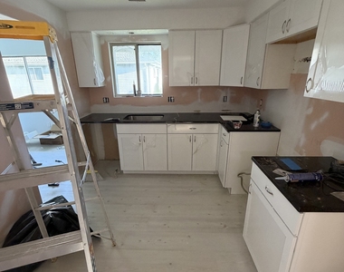 140 Thompson Street - Photo Thumbnail 1