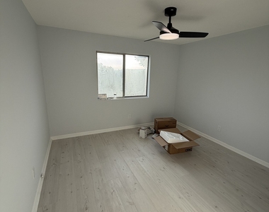 140 Thompson Street - Photo Thumbnail 3