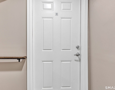 418 Howe Avenue - Photo Thumbnail 1