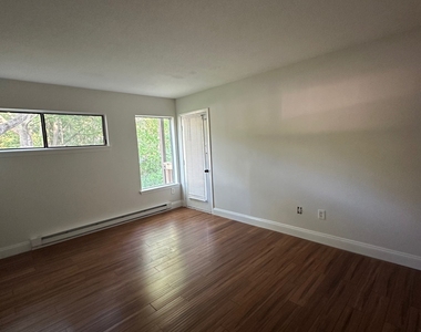 3699 Broadbridge Avenue - Photo Thumbnail 12