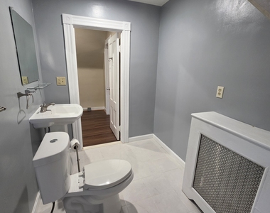 142 Oakland Terrace - Photo Thumbnail 4
