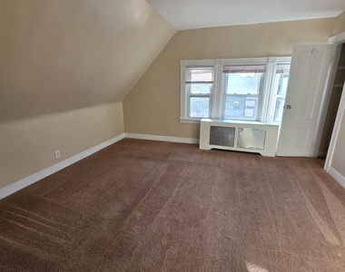 142 Oakland Terrace - Photo Thumbnail 9