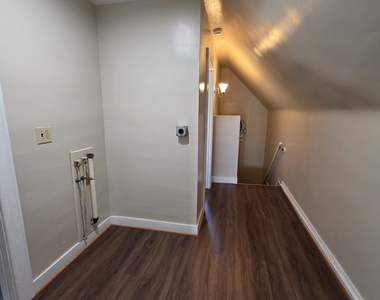 142 Oakland Terrace - Photo Thumbnail 5