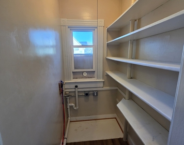142 Oakland Terrace - Photo Thumbnail 6