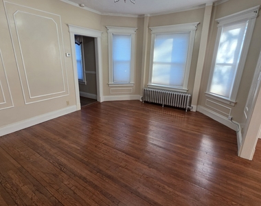 142 Oakland Terrace - Photo Thumbnail 9