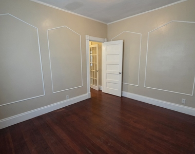 142 Oakland Terrace - Photo Thumbnail 14