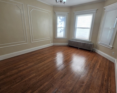 142 Oakland Terrace - Photo Thumbnail 10