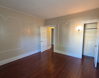 142 Oakland Terrace - Photo Thumbnail 12
