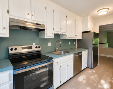 5 Farmington Chase Crescent - Photo Thumbnail 5