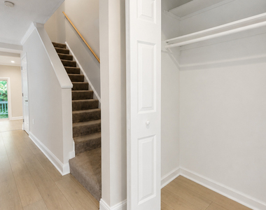 5 Farmington Chase Crescent - Photo Thumbnail 17