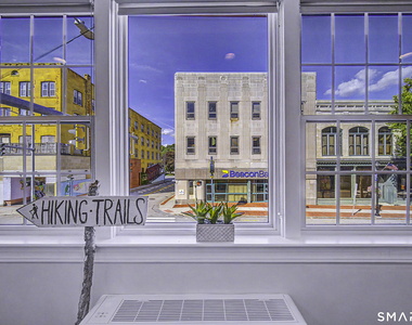 804 Main Street - Photo Thumbnail 5
