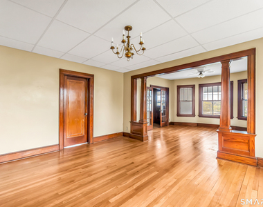 362 Congress Avenue - Photo Thumbnail 3